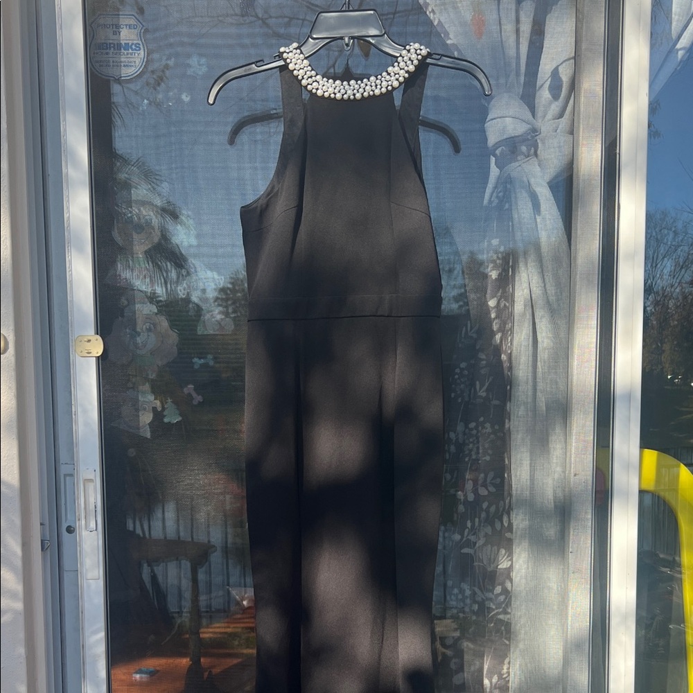 Elegant Black Maxi Dress with Pearl Detail